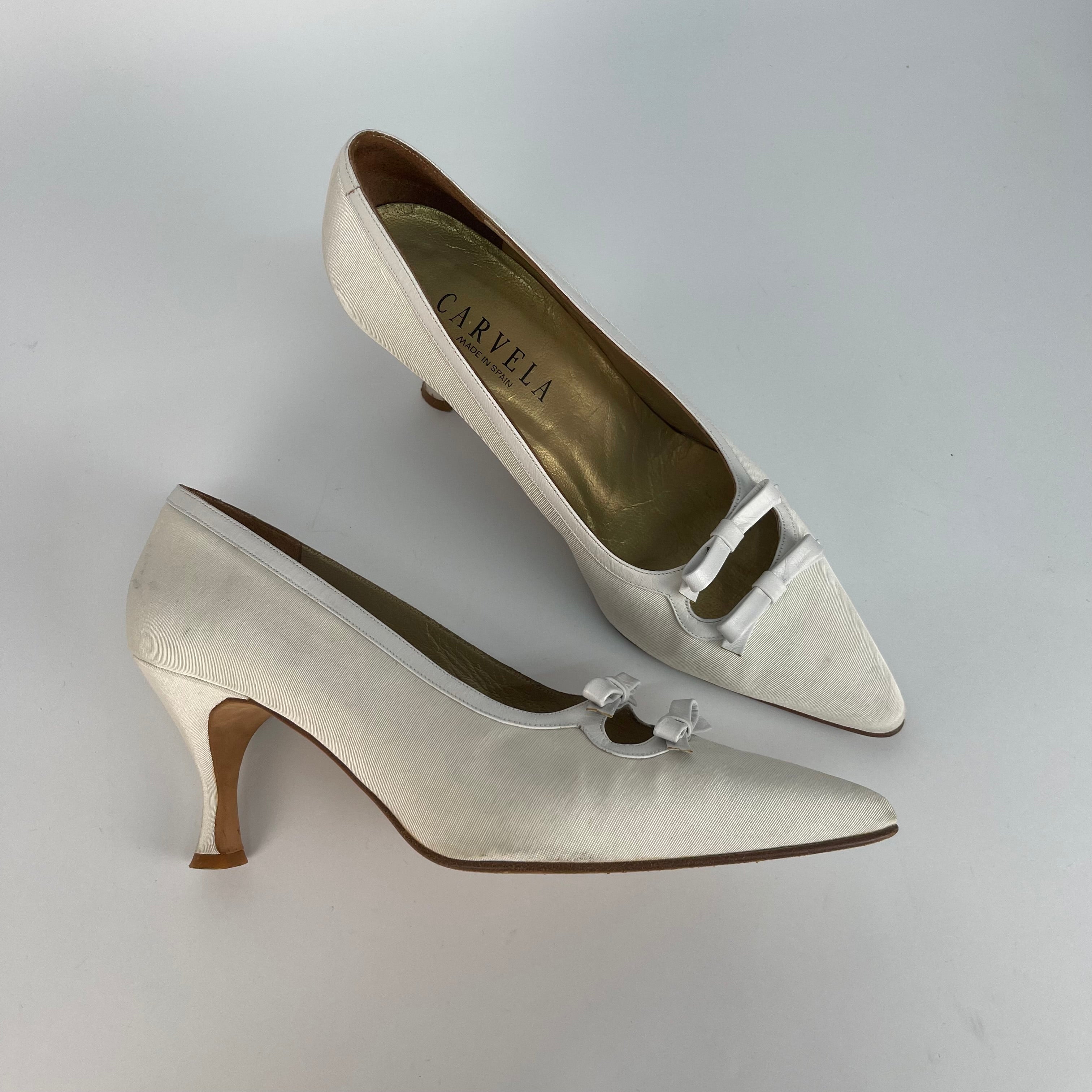 Vintage Carvella Kitten Heels